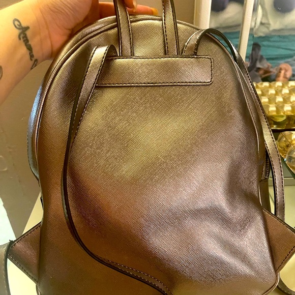 Backpack - Picture 2 of 4